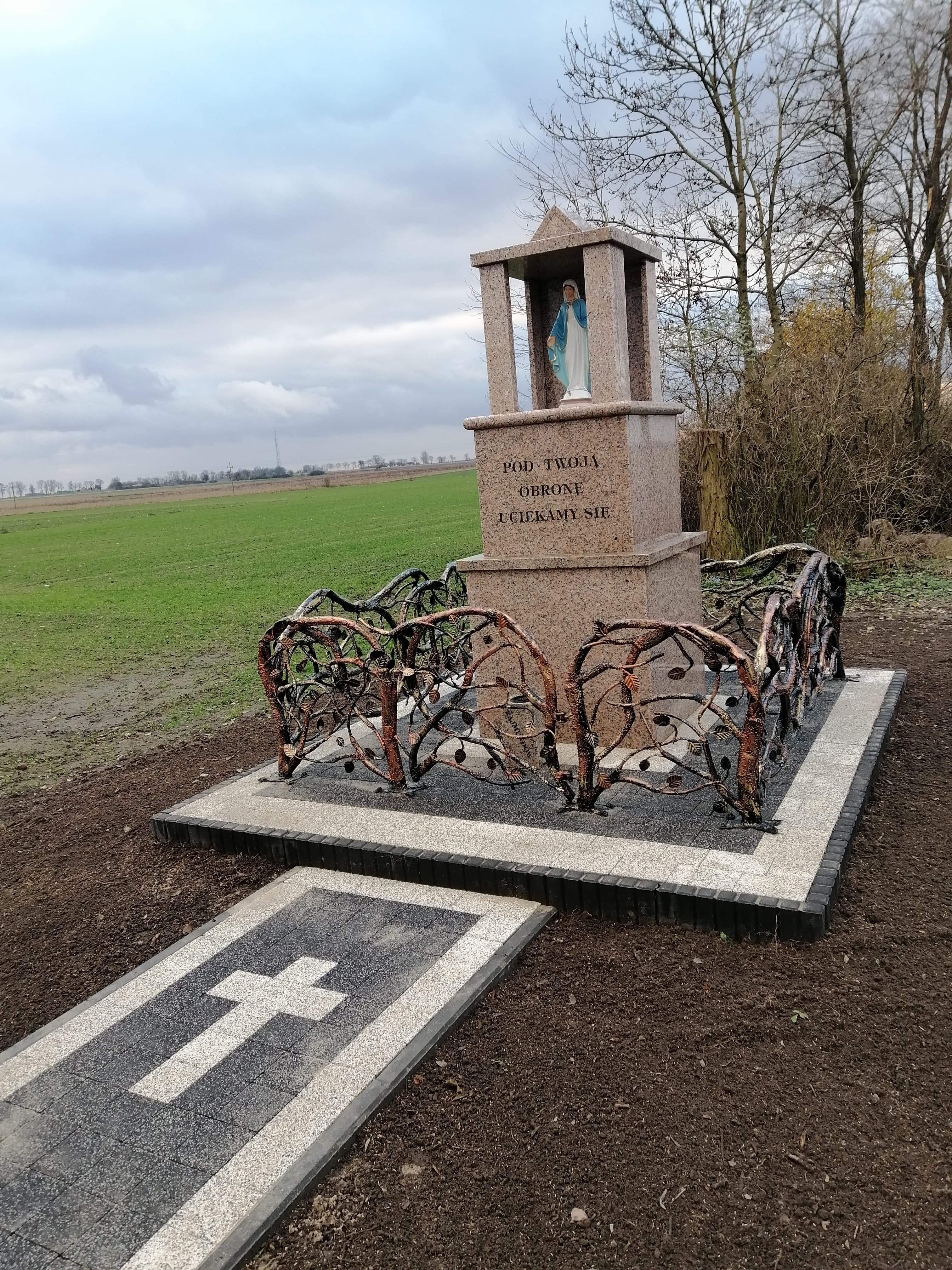 kapliczka 2