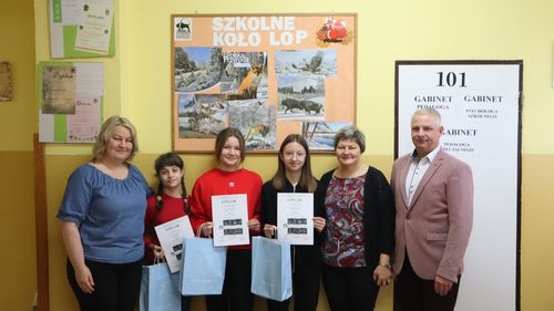 Sukces uczennic Szkoły Podstawowej w konkursie przyrodniczym