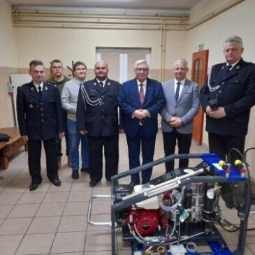 Przekazanie sprzętu dla OSP Łanięta