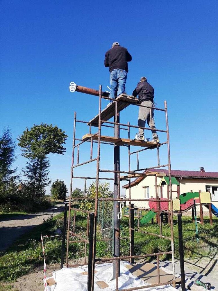 montaż krzyża (1)