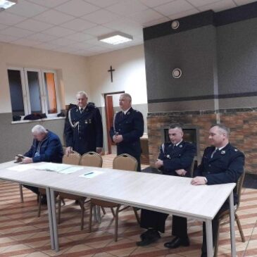 Przekazanie mundurów dla OSP w Anielinie