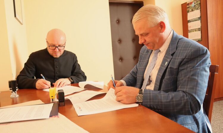 „Renowacja zabytkowej dzwonnicy przy kościele w Łaniętach” - przystępujemy do realizacji!