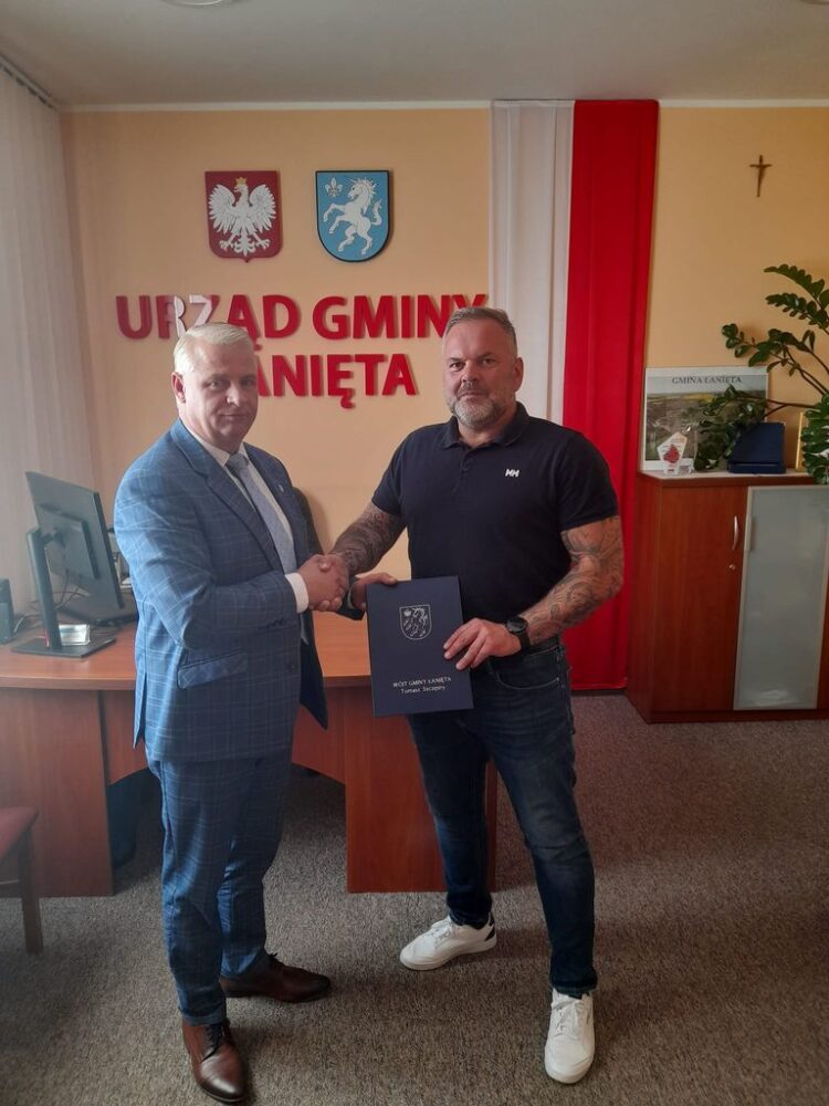 TERMOMODERNIZACJA I ROZBUDOWA BUDYNKU POD ADRESEM ŁANIĘTA 15F