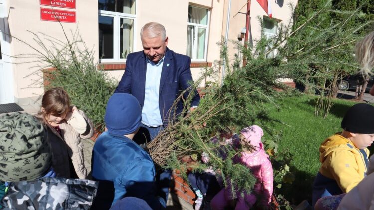 Światowy Dzień Drzewa w Gminie Łanięta!