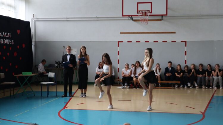 Dzień Edukacji Narodowej w Szkole Podstawowej im. Kornela Makuszyńskiego w Łaniętach