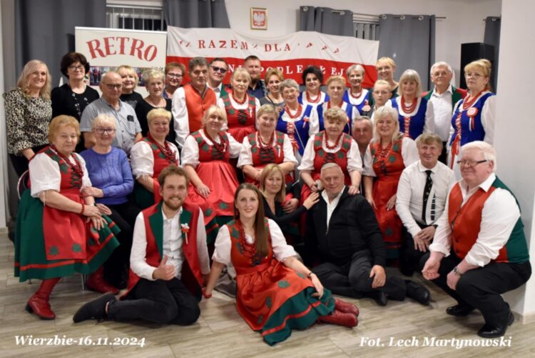 „Łanięckie Słowiki” w wyjątkowym Koncercie Poetycko-Patriotycznym