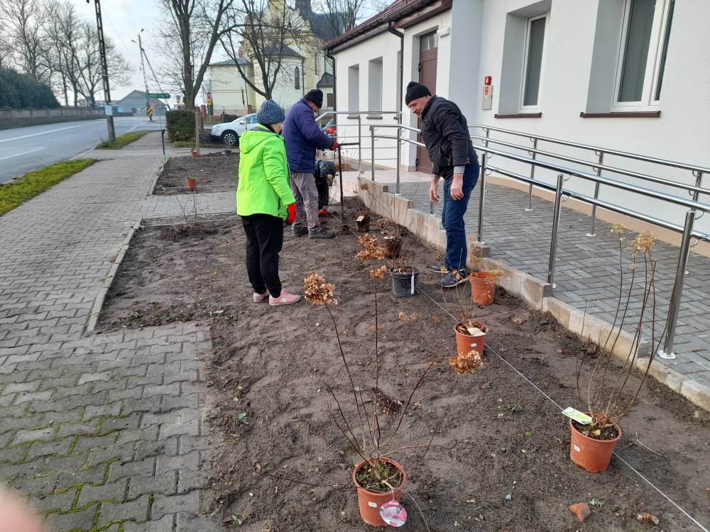 „ŁANIĘCKI SKWER INTEGRACJI MIĘDZYPOKOLENIOWEJ”
