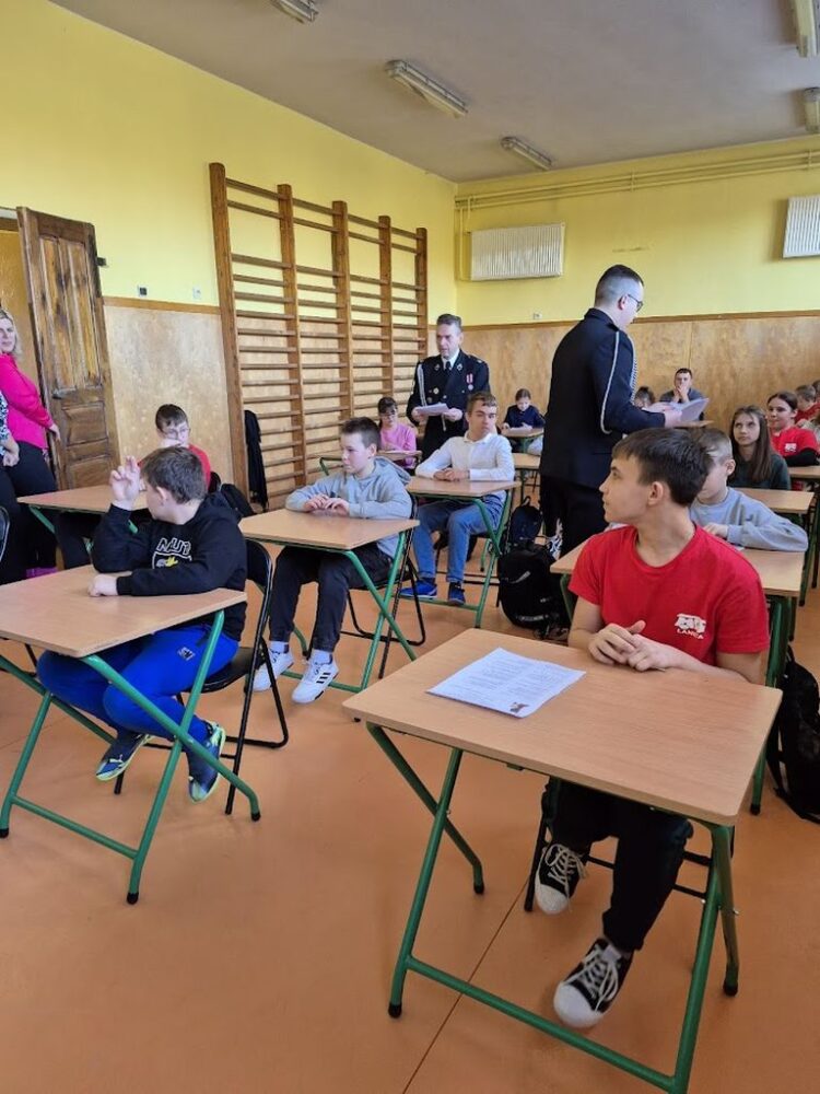 Gminny turniej wiedzy pożarniczej „ Młodzież zapobiega pożarom”