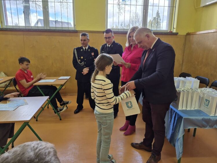 Gminny turniej wiedzy pożarniczej „ Młodzież zapobiega pożarom”