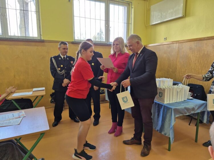 Gminny turniej wiedzy pożarniczej „ Młodzież zapobiega pożarom”