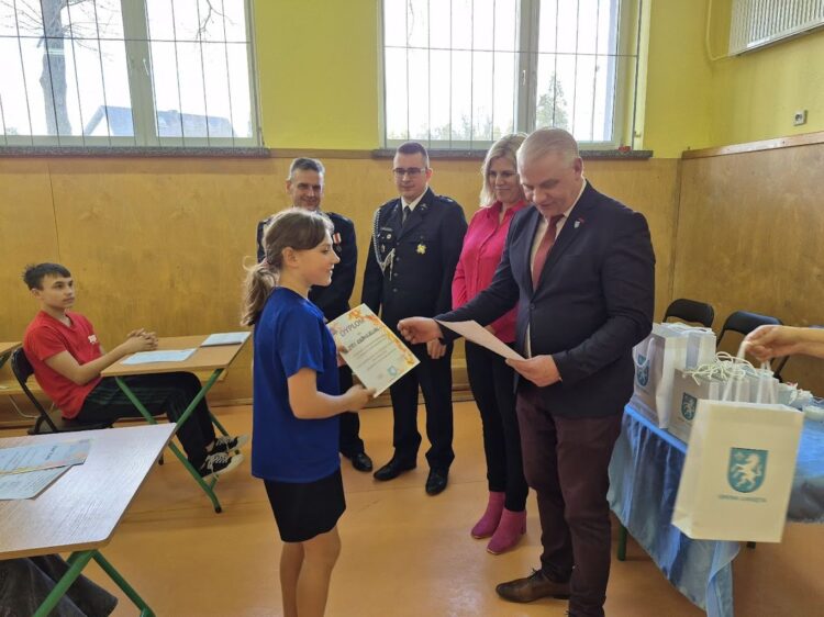 Gminny turniej wiedzy pożarniczej „ Młodzież zapobiega pożarom”