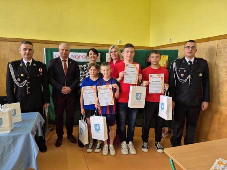 Gminny turniej wiedzy pożarniczej „ Młodzież zapobiega pożarom”