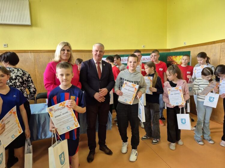 Gminny turniej wiedzy pożarniczej „ Młodzież zapobiega pożarom”