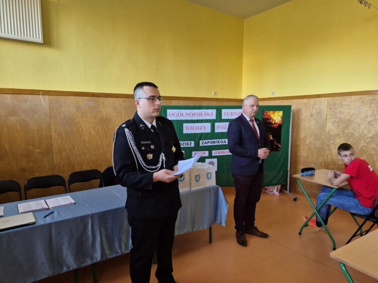 Gminny turniej wiedzy pożarniczej „ Młodzież zapobiega pożarom”
