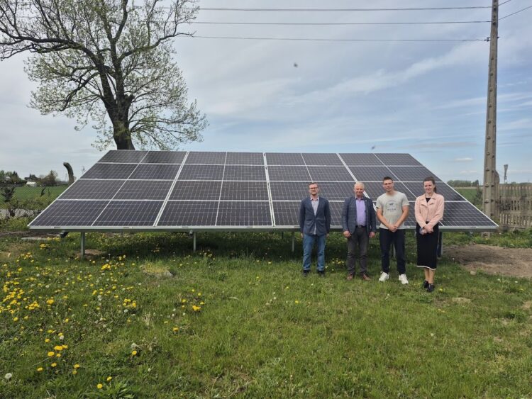  inwestycja pn. „Montaż paneli fotowoltaicznych dla oczyszczalni ścieków w Łaniętach i dla stacji uzdatniania wody Anielin-Pomarzany oraz montaż paneli fotowoltaicznych i pomp ciepła dla świetlicy wiejskiej w Suchodębiu”.