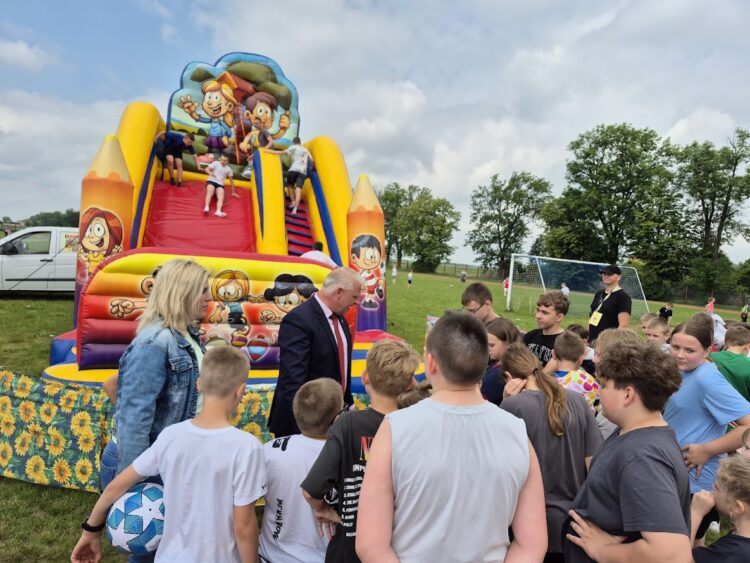 Dzień Dziecka w Szkole Podstawowej im. Kornela Makuszyńskiego w Łaniętach dzień pełen wrażeń i niespodzianek!