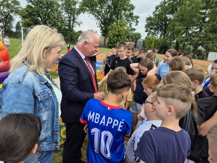 Dzień Dziecka w Szkole Podstawowej im. Kornela Makuszyńskiego w Łaniętach dzień pełen wrażeń i niespodzianek!