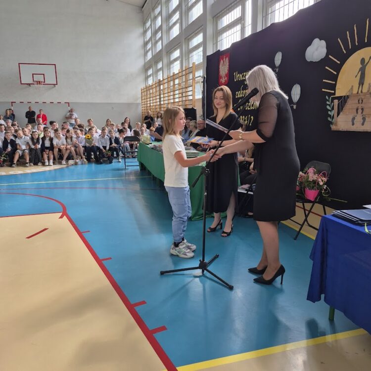 Zakończenie roku szkolnego Szkoła Podstawowa im. Kornela Makuszyńskiego w Łaniętach