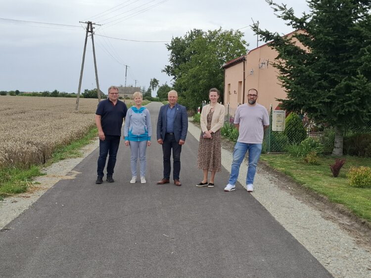 Przebudowa dróg gminnych Nr 102274E w miejscowości Chrosno, Nr 102291E w miejscowości Kąty i Nr 102293E w miejscowości Rajmundów- ZAKOŃCZONA!