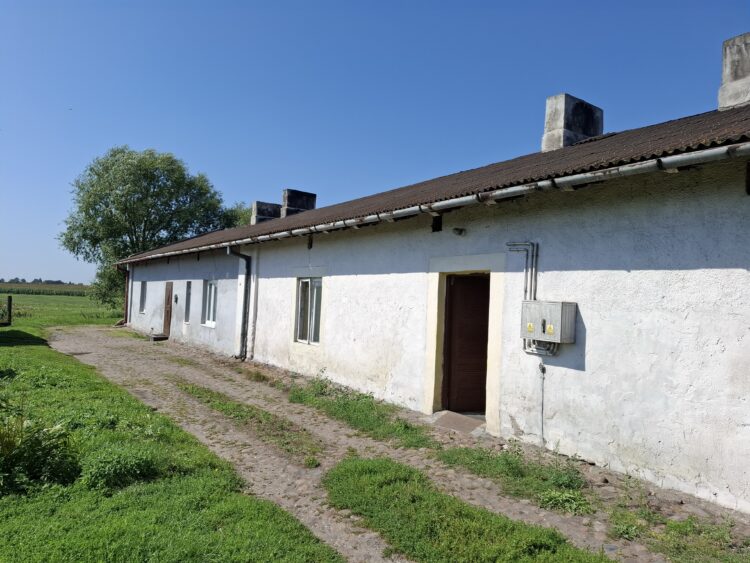 Podpisana umowa na realizację inwestycji polegającej na  termomodernizacji budynków będących w zasobie mieszkaniowym Gminy Łanięta!