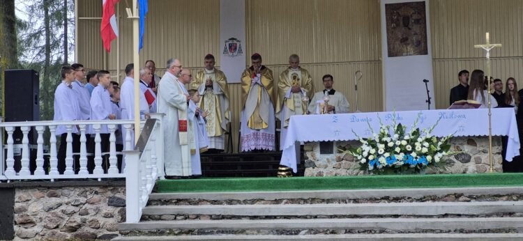 50 rocznica Koronacji Obrazu Matki Bożej Głogowieckiej- Pani Ziemi Kutnowskiej.
