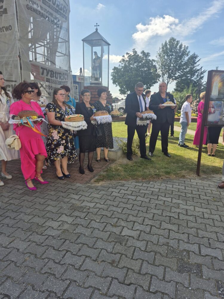 Dożynki Gminno- Parafilne 2025 Piękna ceremonia, tłumy mieszkańców i gości… chcemy podzielić się z Wami wspaniałym wspomnieniem z tego dnia!