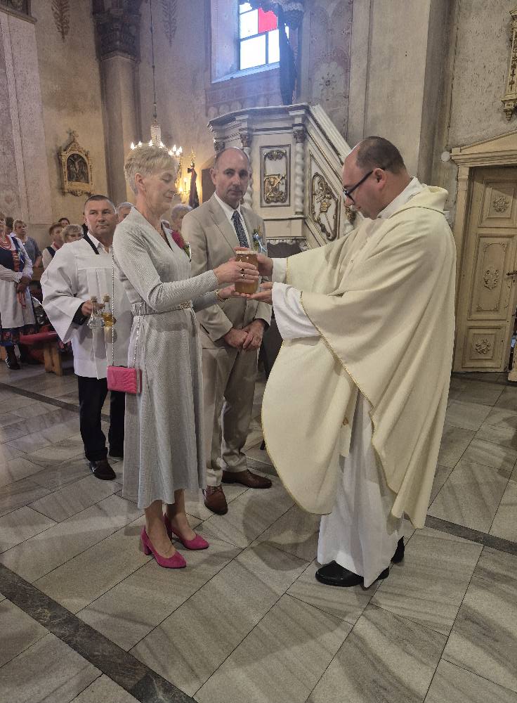 Dożynki Gminno- Parafilne 2025 Piękna ceremonia, tłumy mieszkańców i gości… chcemy podzielić się z Wami wspaniałym wspomnieniem z tego dnia!