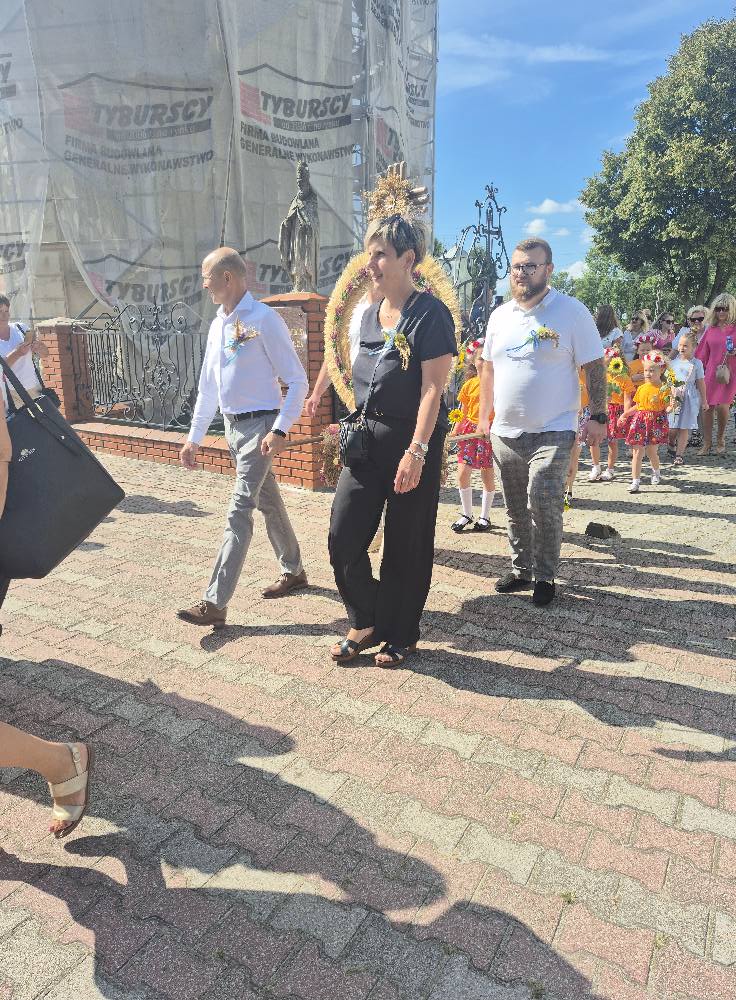 Dożynki Gminno- Parafilne 2025 Piękna ceremonia, tłumy mieszkańców i gości… chcemy podzielić się z Wami wspaniałym wspomnieniem z tego dnia!