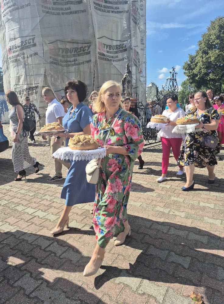 Dożynki Gminno- Parafilne 2025 Piękna ceremonia, tłumy mieszkańców i gości… chcemy podzielić się z Wami wspaniałym wspomnieniem z tego dnia!