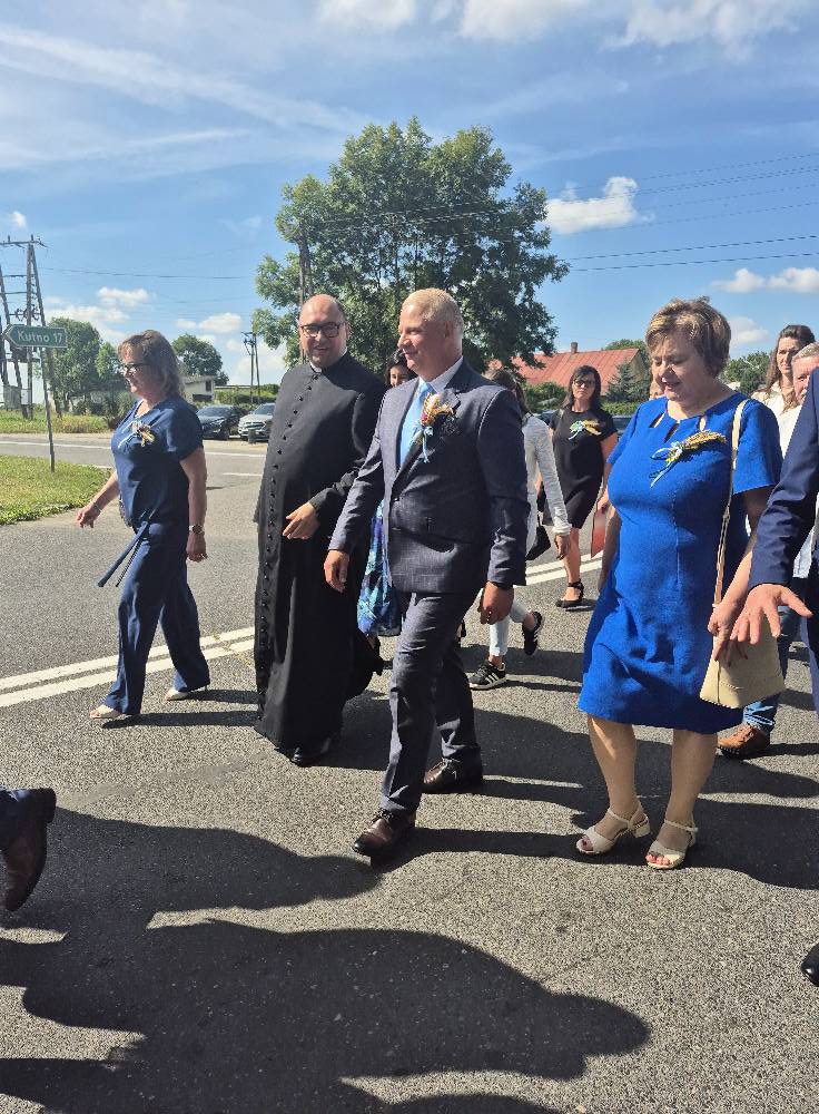 Dożynki Gminno- Parafilne 2025 Piękna ceremonia, tłumy mieszkańców i gości… chcemy podzielić się z Wami wspaniałym wspomnieniem z tego dnia!