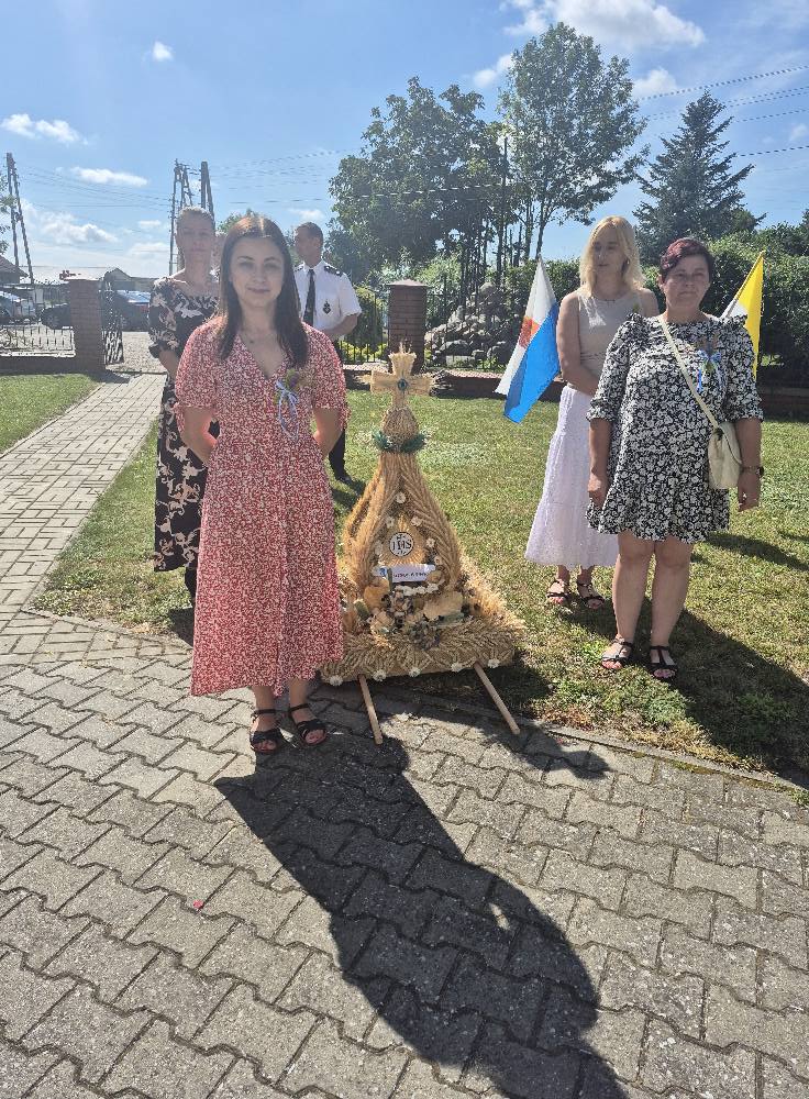Dożynki Gminno- Parafilne 2025 Piękna ceremonia, tłumy mieszkańców i gości… chcemy podzielić się z Wami wspaniałym wspomnieniem z tego dnia!