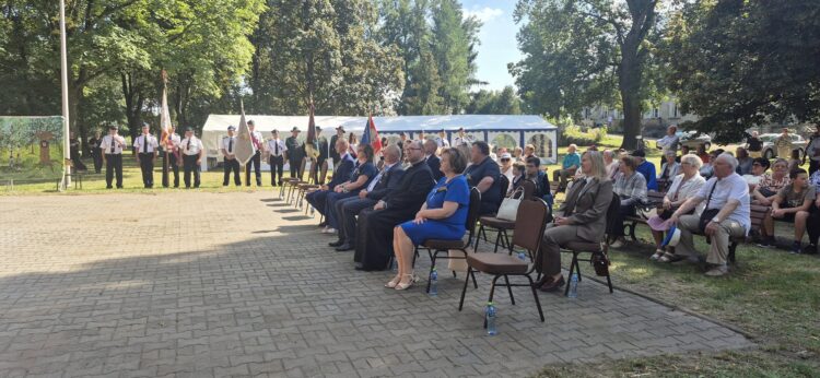 Dożynki Gminno- Parafilne 2025 Piękna ceremonia, tłumy mieszkańców i gości… chcemy podzielić się z Wami wspaniałym wspomnieniem z tego dnia!