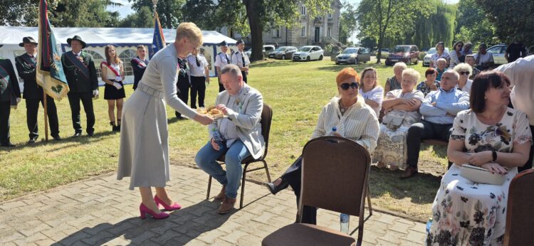 Pragniemy złożyć najserdeczniejsze podziękowania naszym Starostom tegorocznych Dożynek 