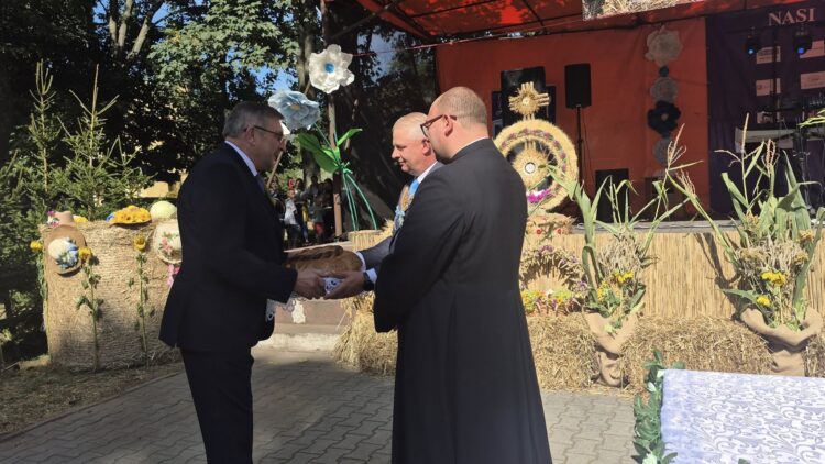Dożynki Gminno- Parafilne 2025 Piękna ceremonia, tłumy mieszkańców i gości… chcemy podzielić się z Wami wspaniałym wspomnieniem z tego dnia!