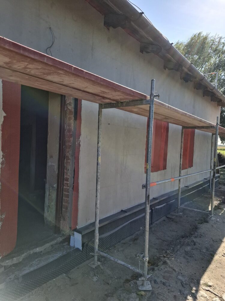 Dziś odbyła się kolejna wizytacja placu budowy w związku z realizacją prac związanych z termomodernizacją budynków mieszkalnych