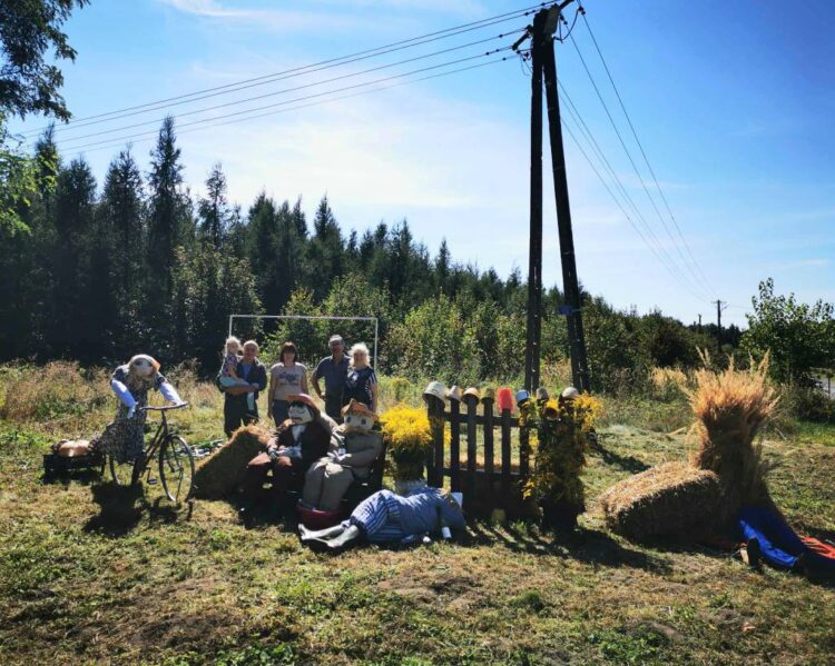 Serdecznie dziękujemy  wszystkim osobom zaangażowanym w przygotowanie witaczy dożynkowych, które pięknie przyozdobiły Naszą Gminę na Święto Plonów.