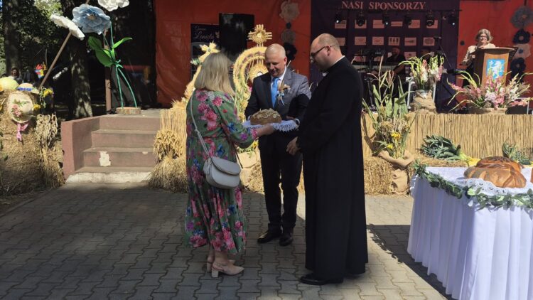 Dożynki Gminno- Parafilne 2025 Piękna ceremonia, tłumy mieszkańców i gości… chcemy podzielić się z Wami wspaniałym wspomnieniem z tego dnia!