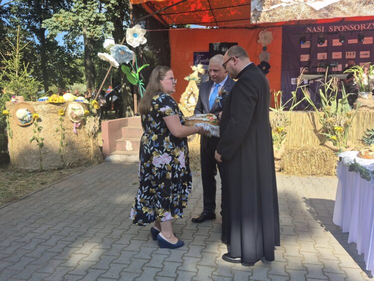 Dożynki Gminno- Parafilne 2025 Piękna ceremonia, tłumy mieszkańców i gości… chcemy podzielić się z Wami wspaniałym wspomnieniem z tego dnia!