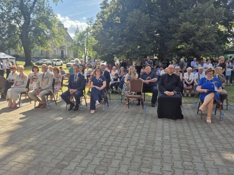 Dożynki Gminno- Parafilne 2025 Piękna ceremonia, tłumy mieszkańców i gości… chcemy podzielić się z Wami wspaniałym wspomnieniem z tego dnia!