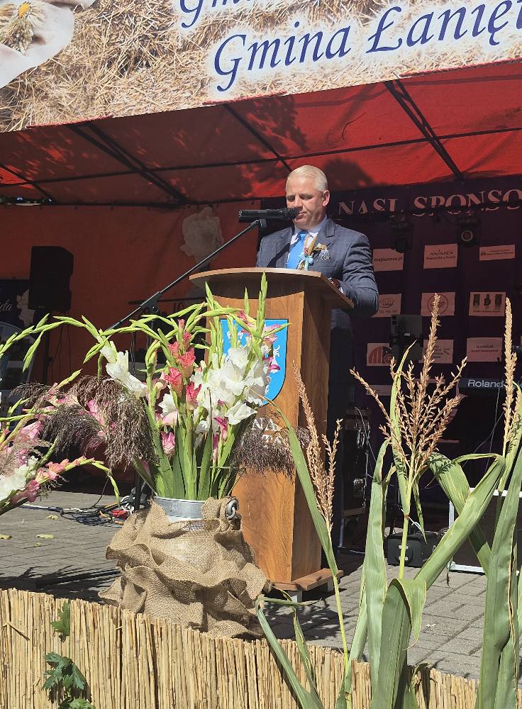Dożynki Gminno- Parafilne 2025 Piękna ceremonia, tłumy mieszkańców i gości… chcemy podzielić się z Wami wspaniałym wspomnieniem z tego dnia!