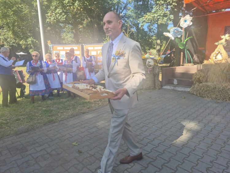 Dożynki Gminno- Parafilne 2025 Piękna ceremonia, tłumy mieszkańców i gości… chcemy podzielić się z Wami wspaniałym wspomnieniem z tego dnia!