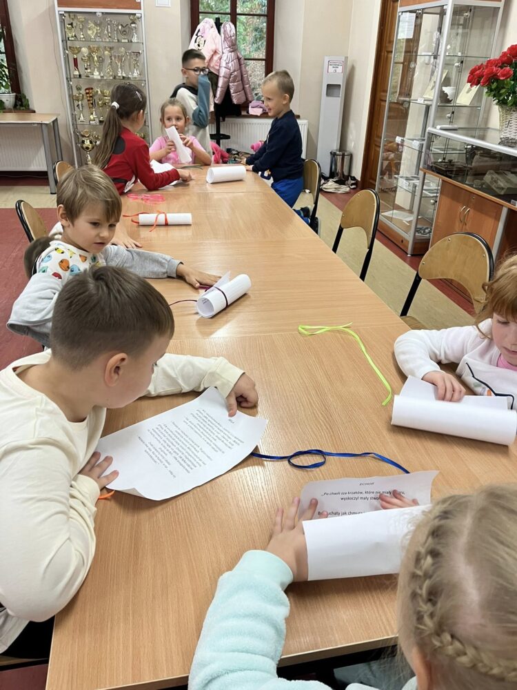 W czwartek, 9 października, w naszej bibliotece odbyła się wyjątkowa Noc Bibliotek – pełna radości, zabawy i twórczej energii!