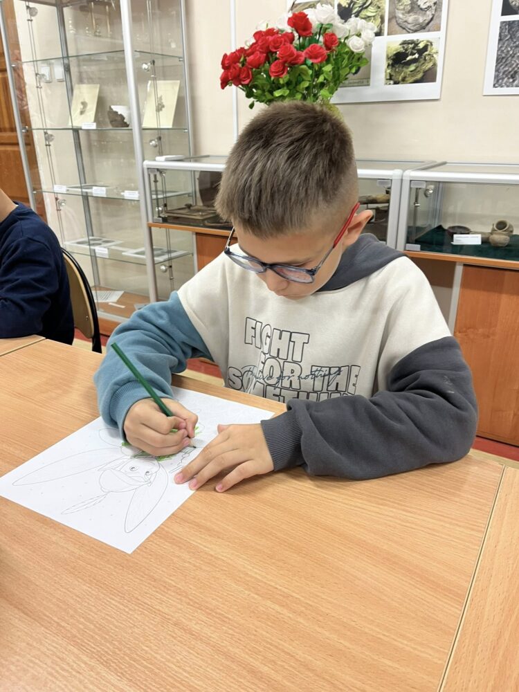 W czwartek, 9 października, w naszej bibliotece odbyła się wyjątkowa Noc Bibliotek – pełna radości, zabawy i twórczej energii!