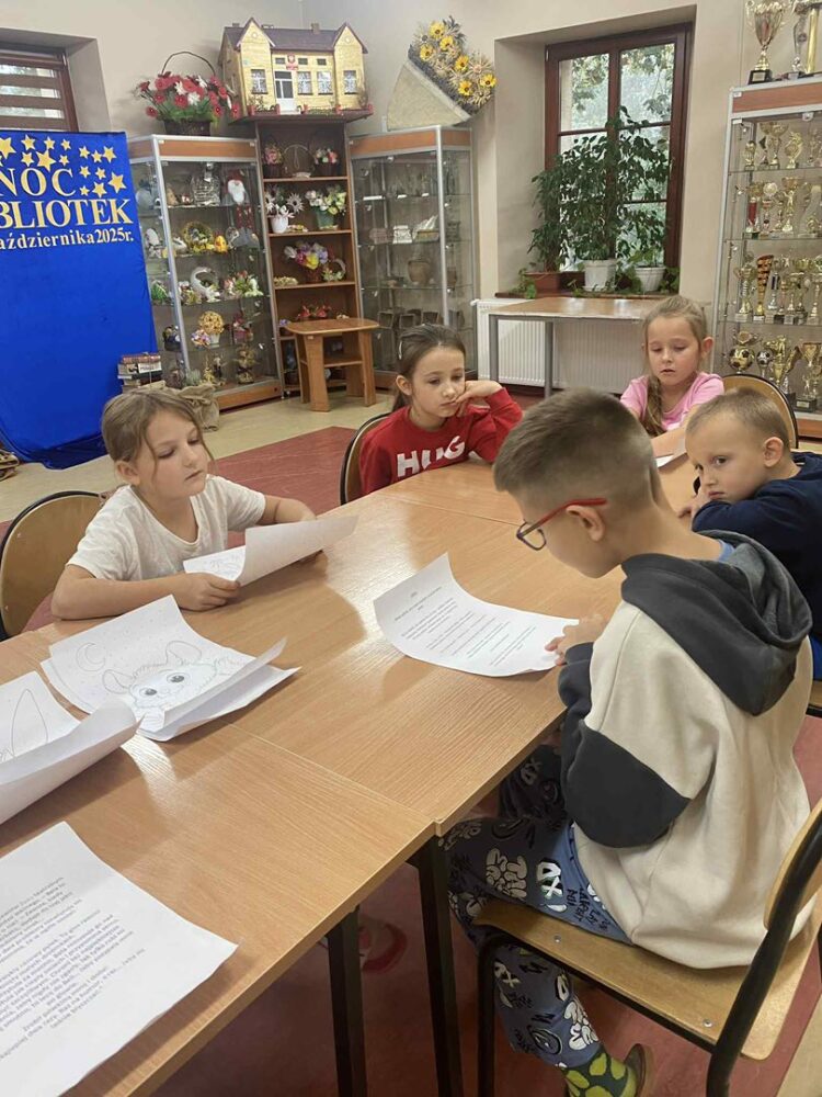 W czwartek, 9 października, w naszej bibliotece odbyła się wyjątkowa Noc Bibliotek – pełna radości, zabawy i twórczej energii!
