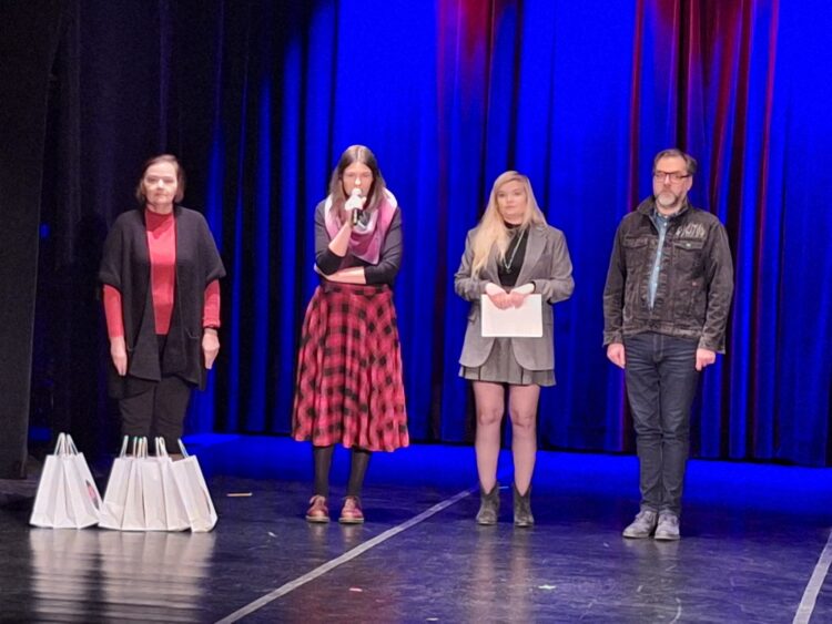 Sukces uczennic Szkola Podstawowa im. Kornela Makuszyńskiego w Łaniętach w konkursie recytatorskim